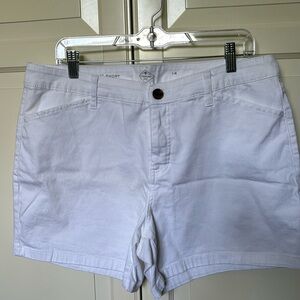 St. John's Bay White Women's Flat Front Chino Mid Rise 5” Short 14